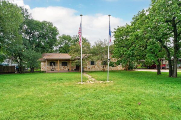1009 Bluebird Dr, Manchaca