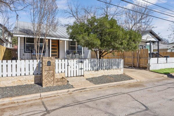 2306 Santa Maria St, Austin