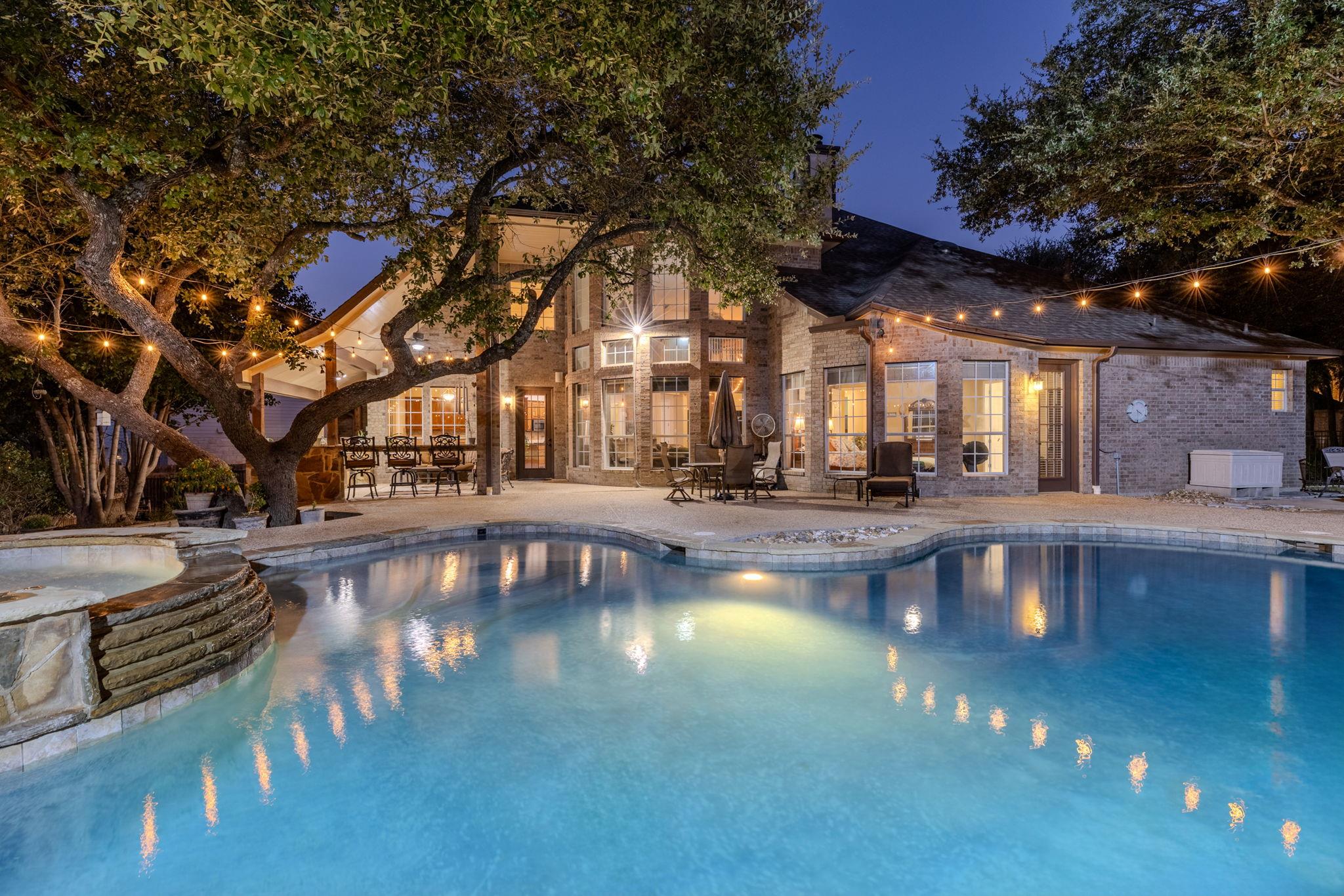 908 Golden Bear Cv, Round Rock
