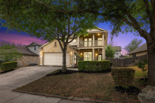 1072 Four Seasons Farm Dr, Kyle