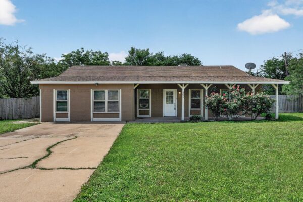 501 Possum Trot St, Burnet