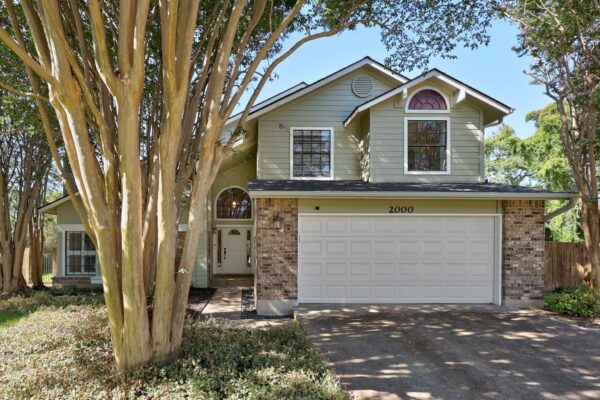 2000 Woods Cv, Round Rock