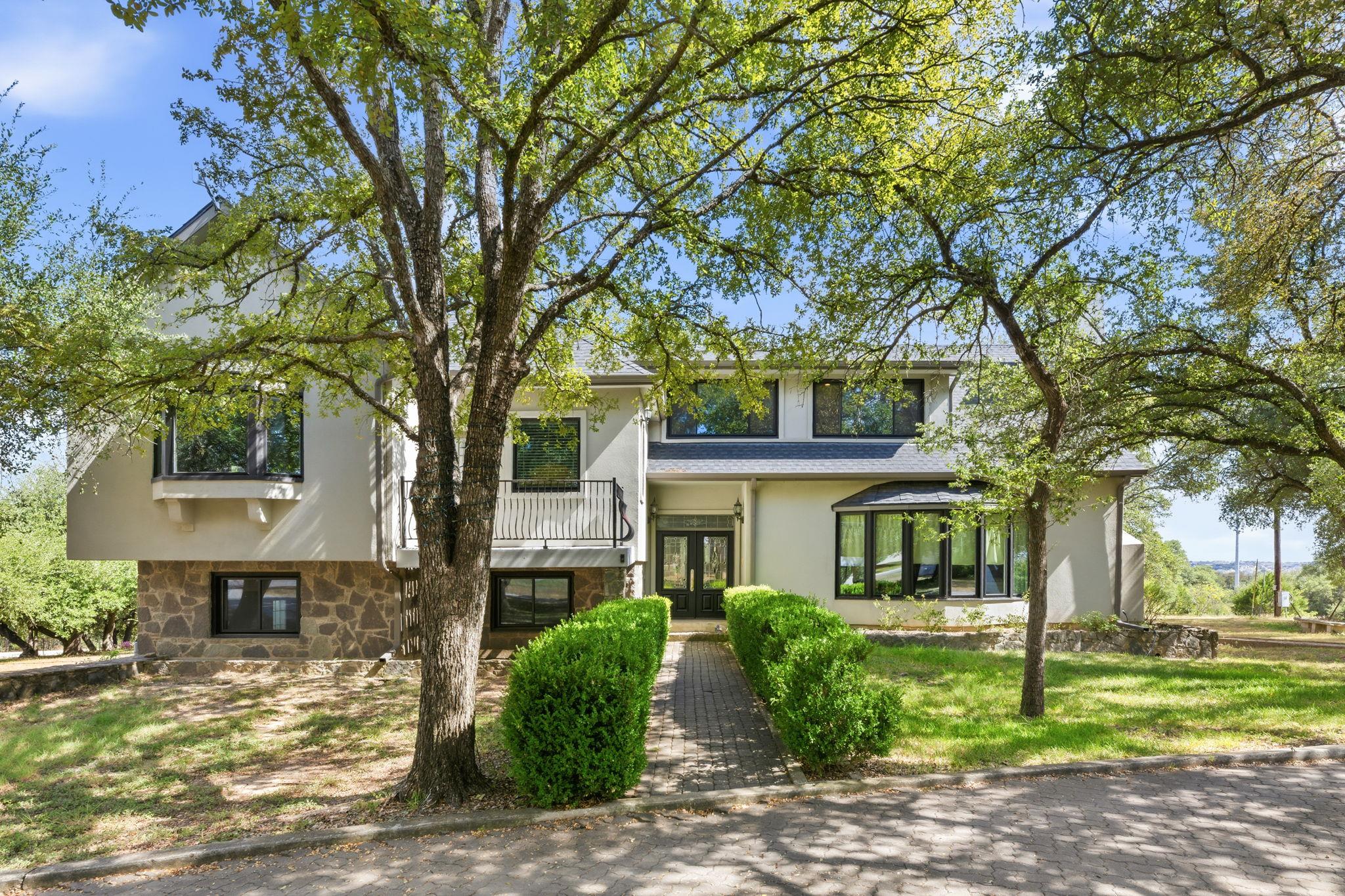 601 Winding Oak Dr, Leander, TX 78641