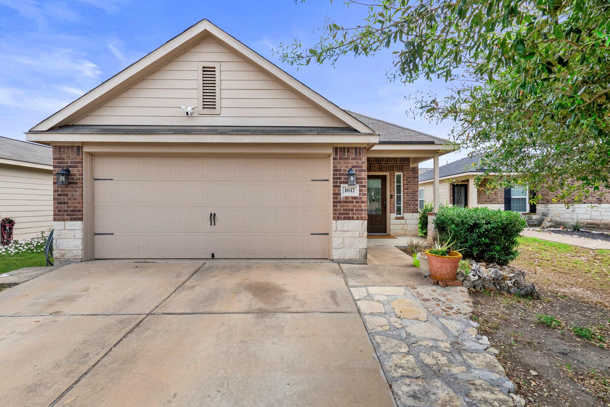 1617 Treeta Trl, Kyle, TX 78640