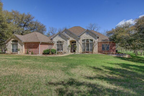 200 Carriage House Rd, Salado