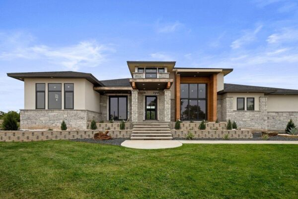 583 Comanche Rdg, Round Mountain