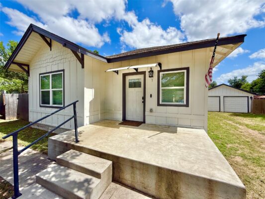 1401 W 7th St, Taylor