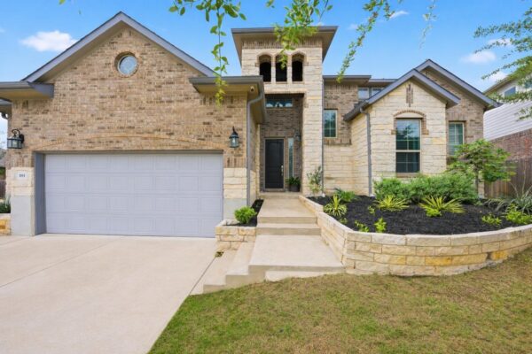 183 Lacy Oak Dr, Buda