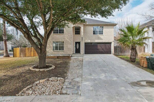 901 E Whispering Hollow Dr, Kyle