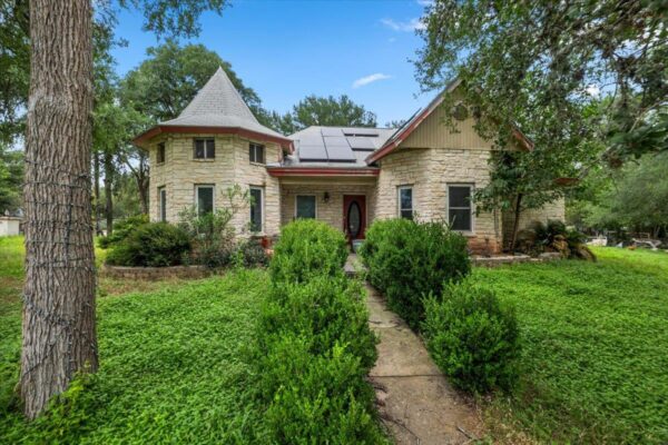 112 Rock Point Dr, Del Valle