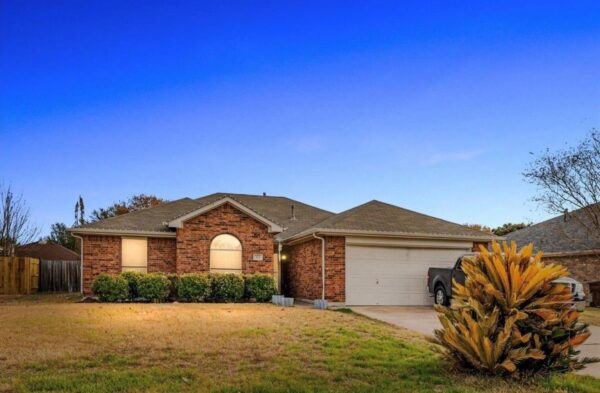 512 Mockingbird Ln, Lockhart