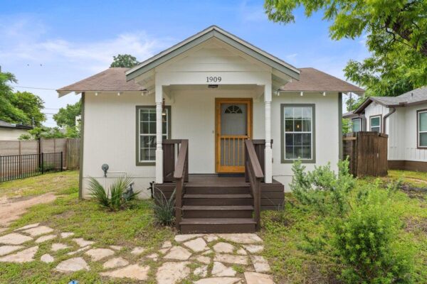 1909 College Row, Austin