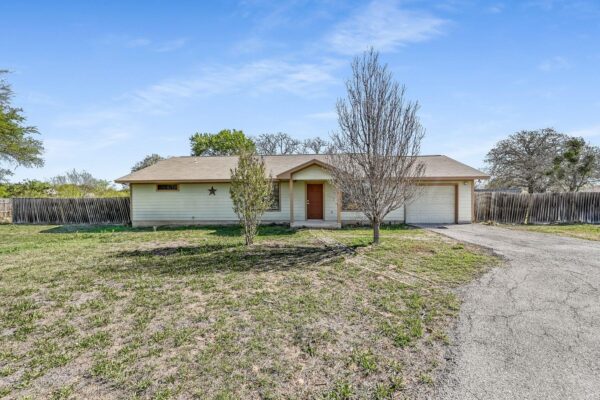 100 Acorn Trl, Cedar Creek