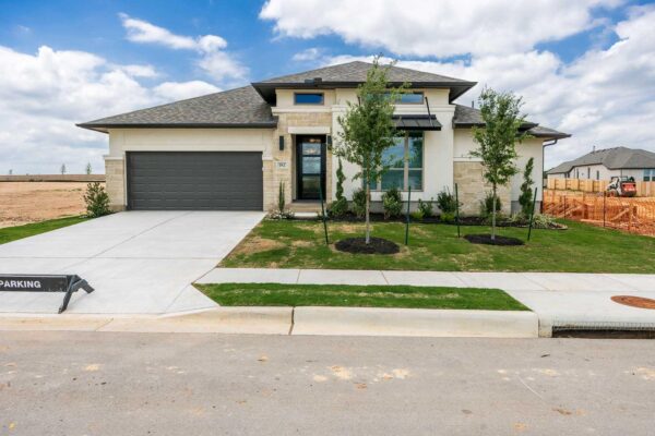 182 Kingswood Dr, Bastrop