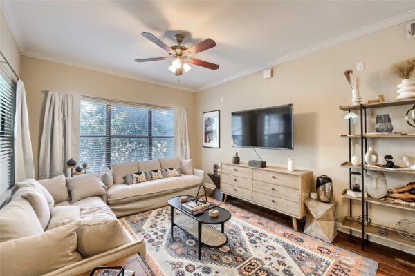 2502 Leon St #212, Austin