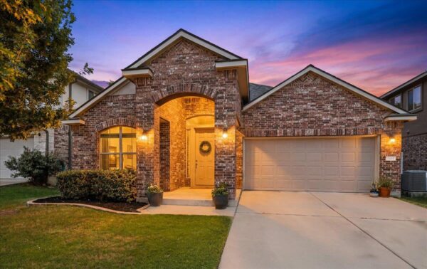 2424 Etta May Ln, Leander