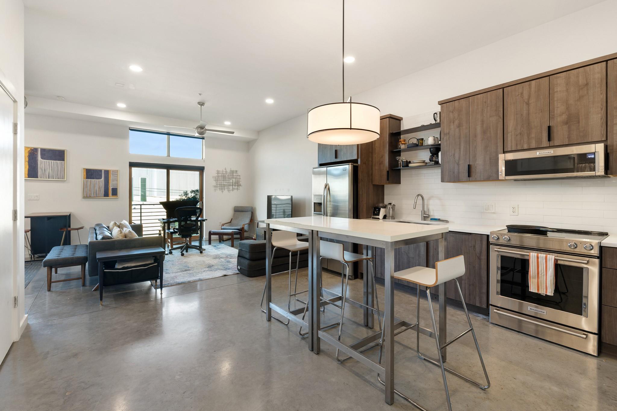 2124 E 6th St #212, Austin, TX 78702