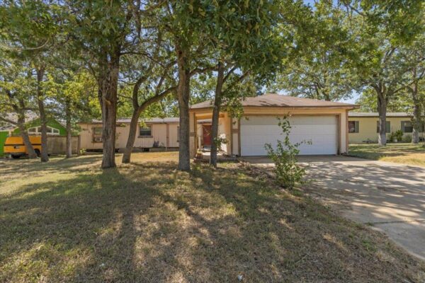 125 Live Oak Dr, Cedar Creek