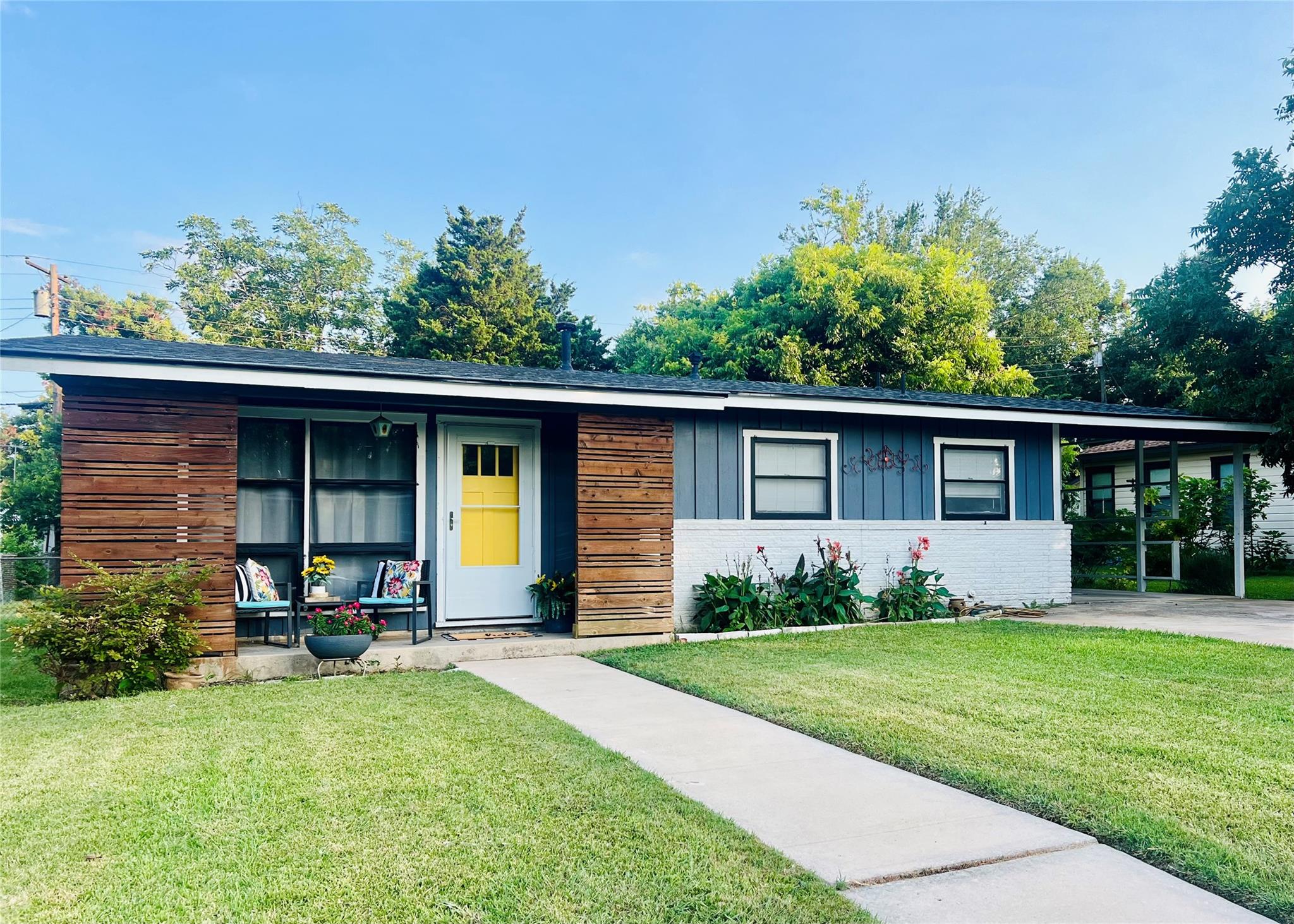 1003 Kirk St, Taylor, TX 76574