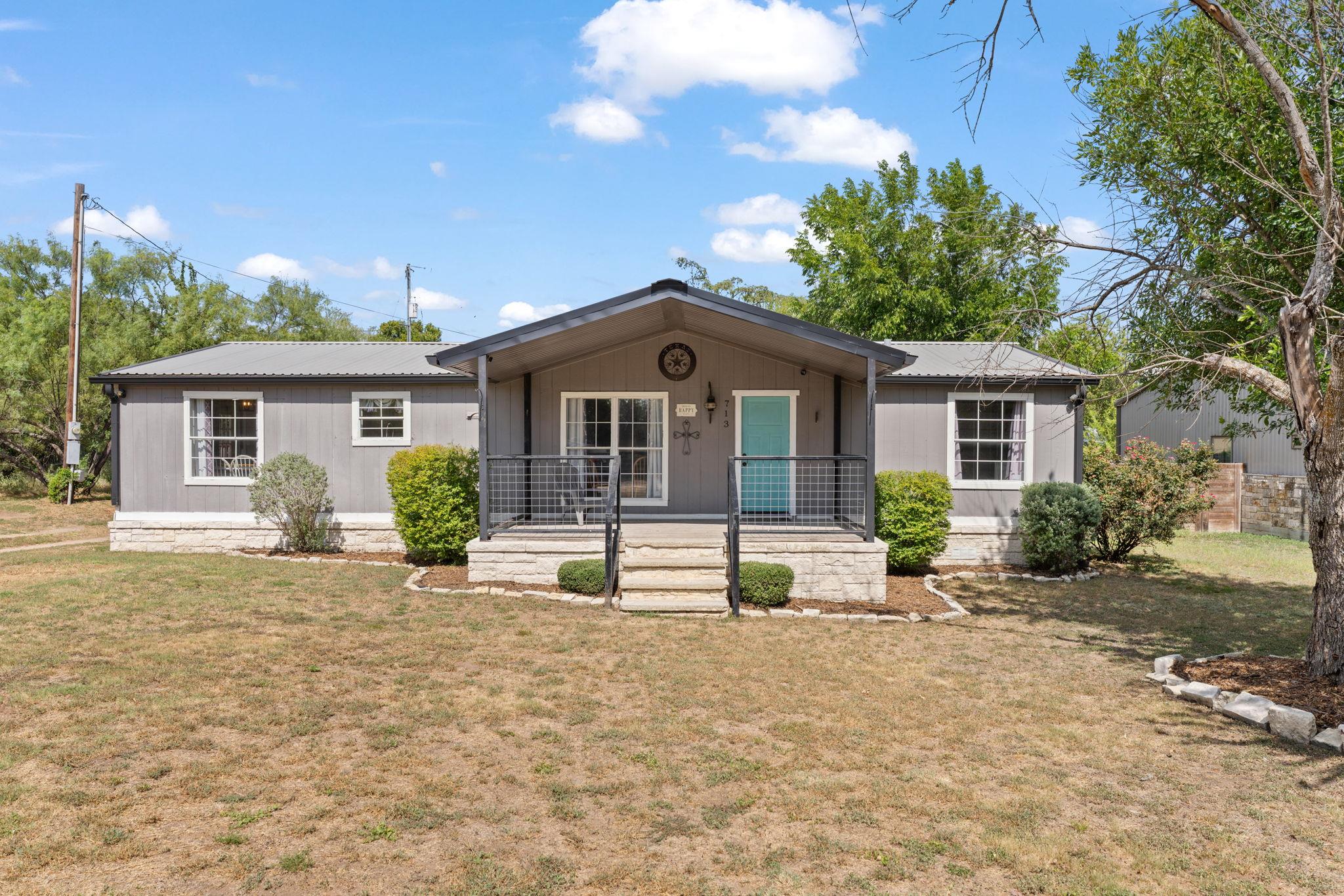 713 Blackburn Ln, Burnet, TX 78611