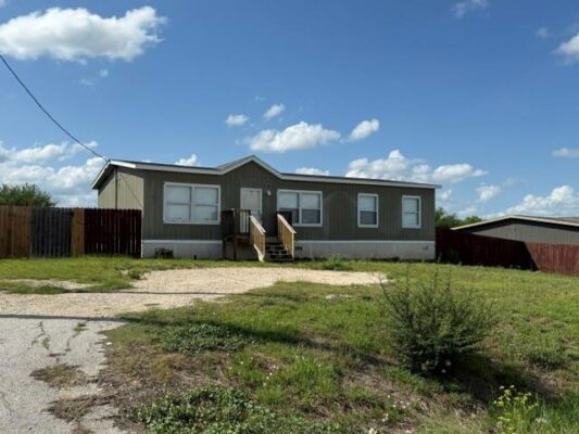 393 Duchess Pass, Kyle
