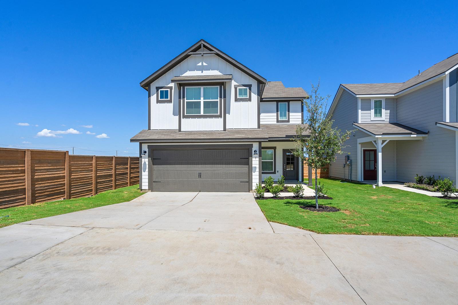 137 Desert Hare Dr, Jarrell, TX 76537