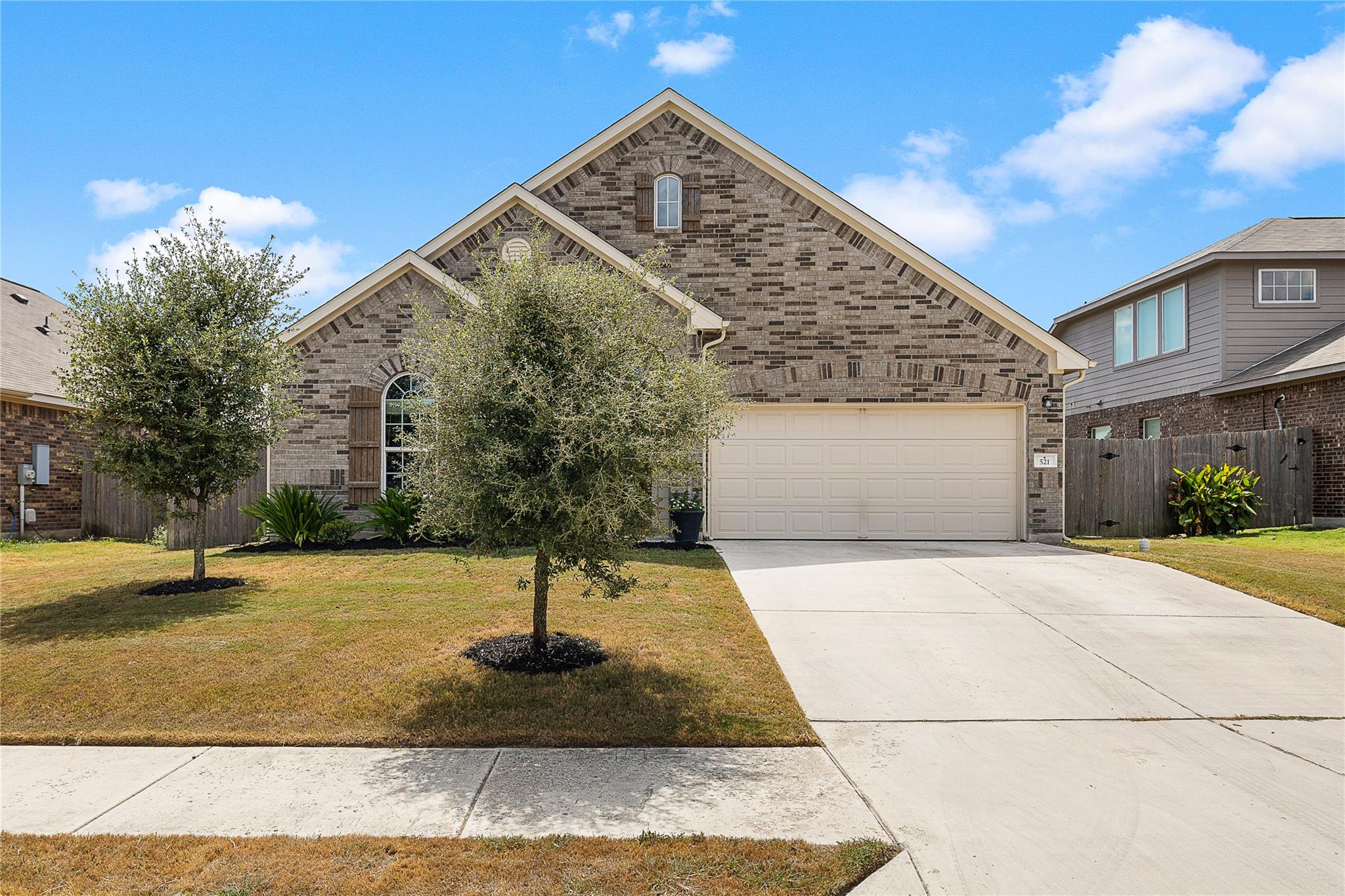 521 Hendelson Ln, Hutto, TX 78634