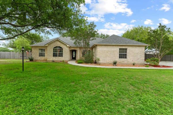 303 Pin Oak Ct, Mountain City