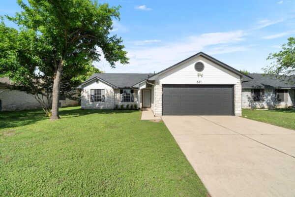 611 Clearcreek Dr, Leander
