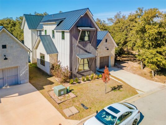 2404 Bruin Dr, Spicewood