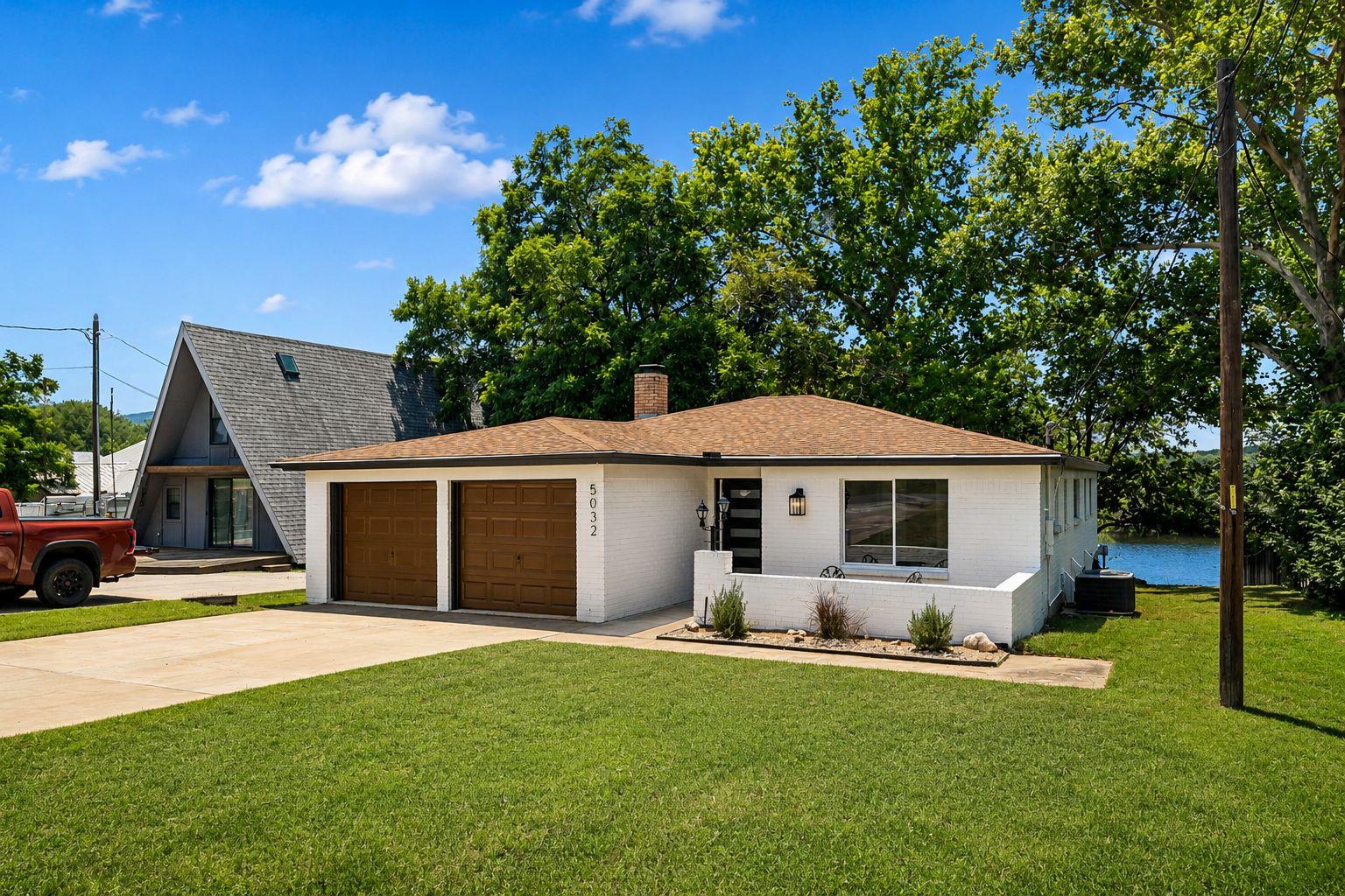 5032 River Oaks Dr, Kingsland, TX 78639