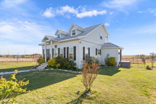 15629 Romberg Rd, Holland