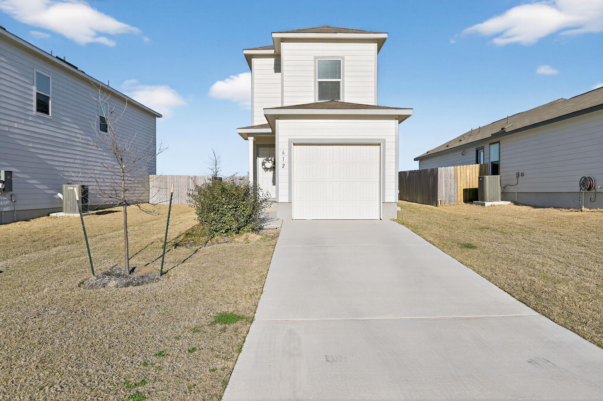 612 Marty Allen Loop, Jarrell, TX 76537