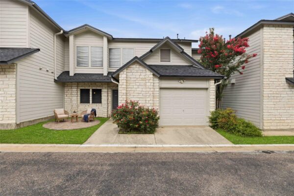 12212 Brigadoon Ln #151, Austin