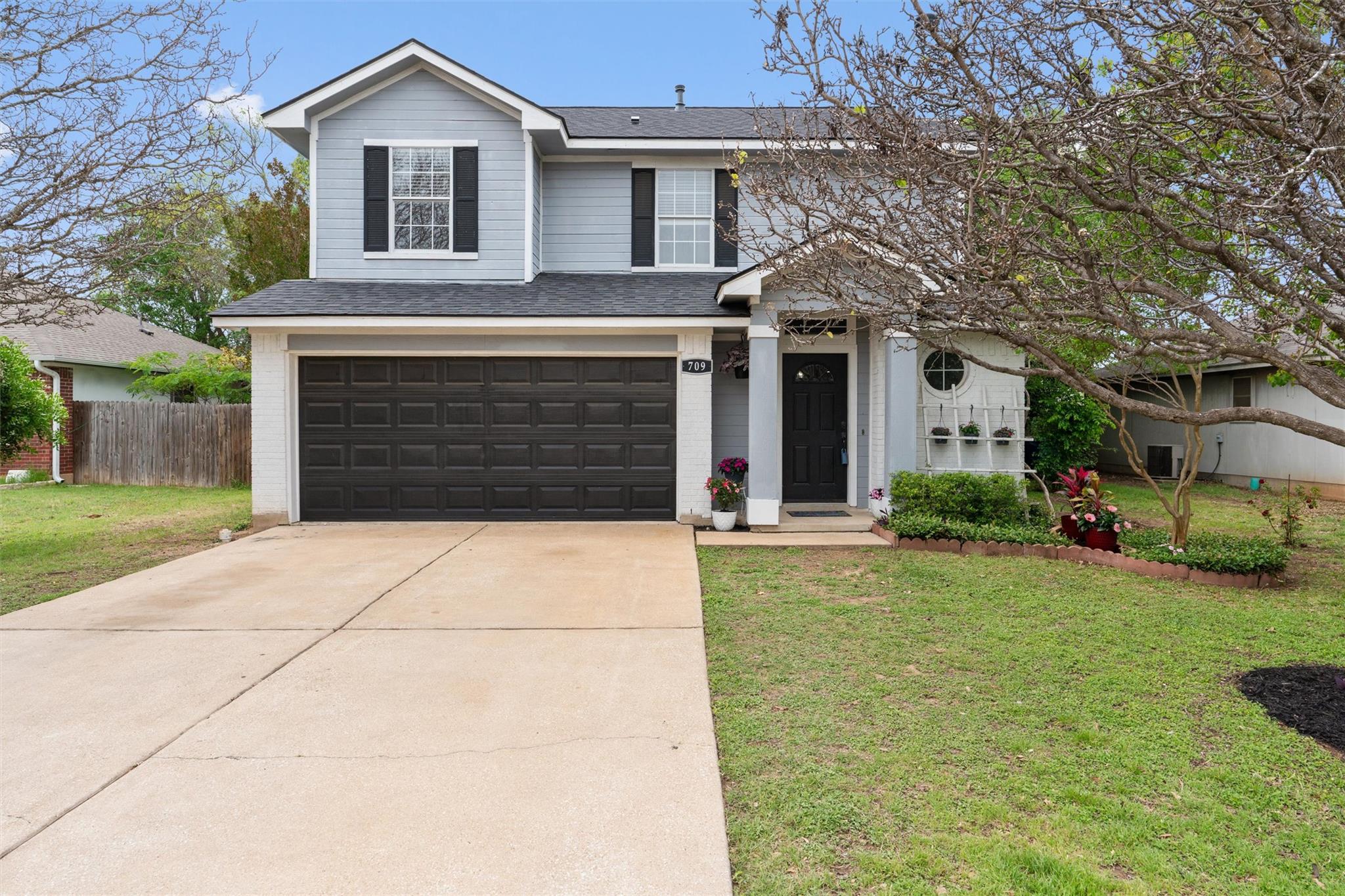 709 Sparkling Brook Ln, Leander, TX 78641