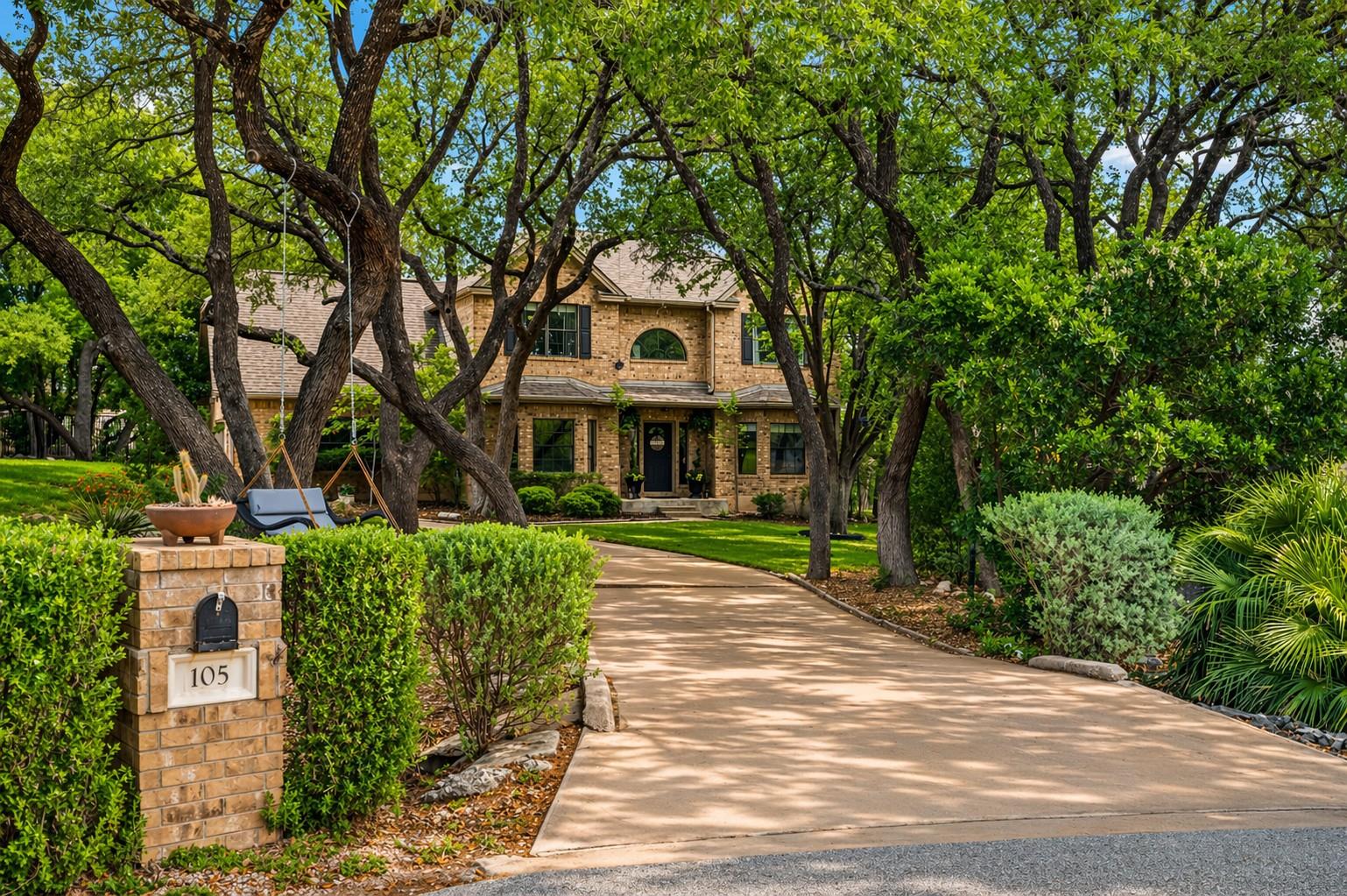 105 Mango Ct, Lakeway, TX 78734