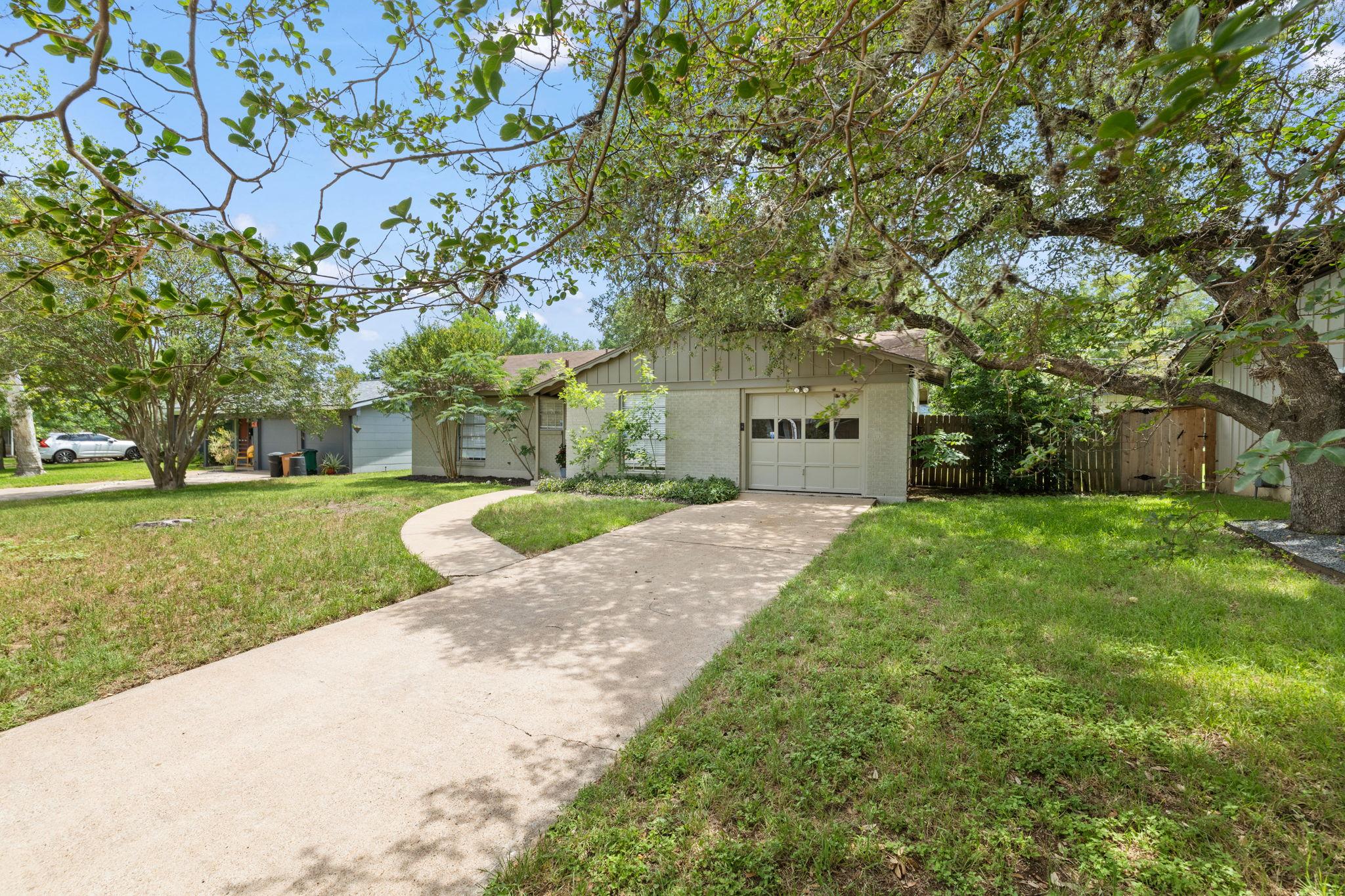 2015 Fair Oaks Dr, Austin, TX 78745