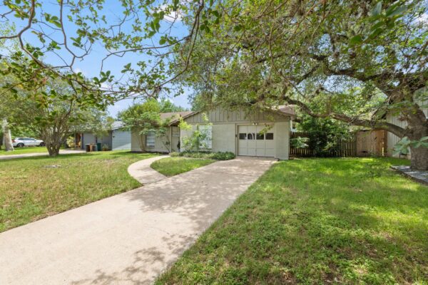 2015 Fair Oaks Dr, Austin