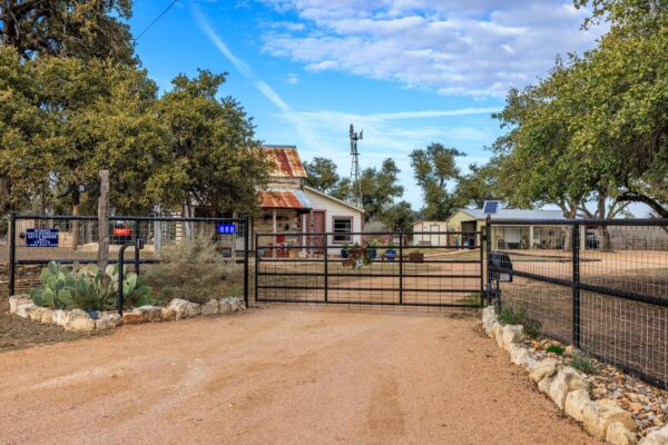 888 Dietrich Rd, Fredericksburg