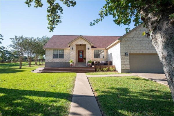 460 Tahitian Dr, Bastrop