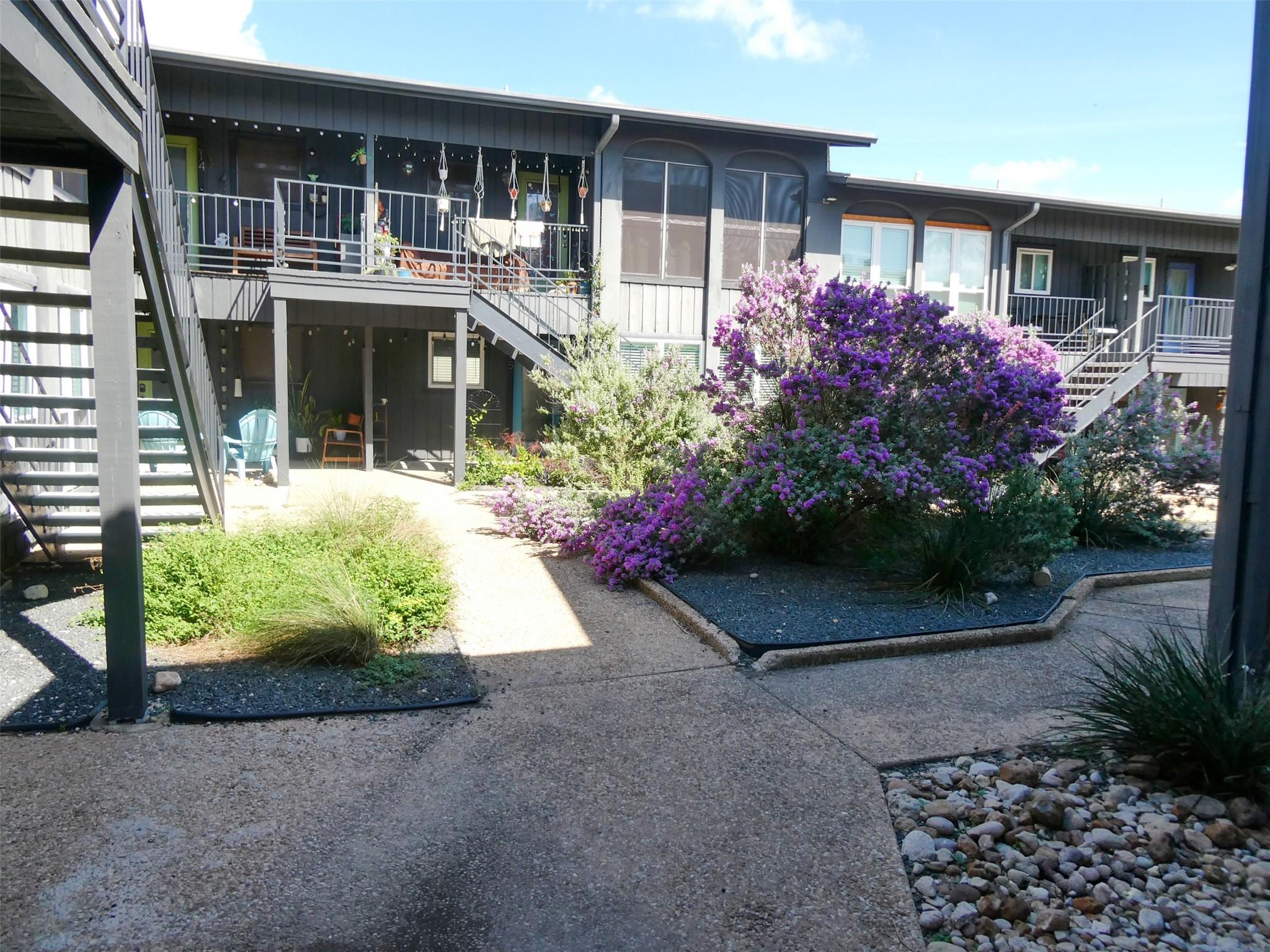 909 REINLI St #133, Austin, TX 78751