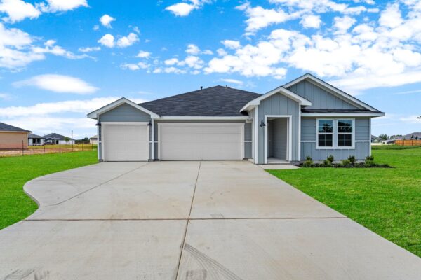 156 Great Northern Dr, Cedar Creek