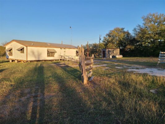 1023 Sierra Dr, Lockhart