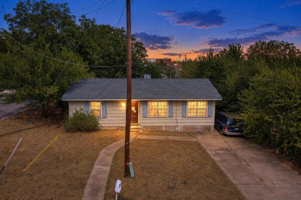 200 E Hoopes Ave, Pflugerville