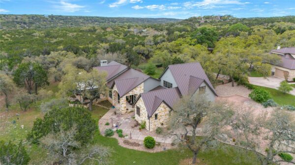 1330 Ranchers Club Ln, Driftwood