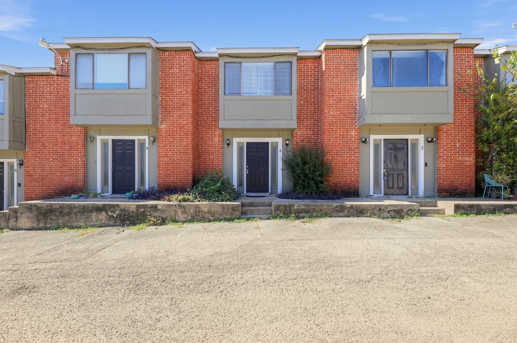 1221 W Hopkins St #3, San Marcos, TX 78666