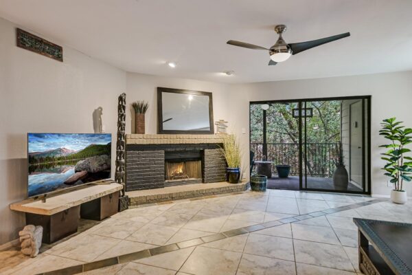 1135 Barton Hills Dr #206, Austin