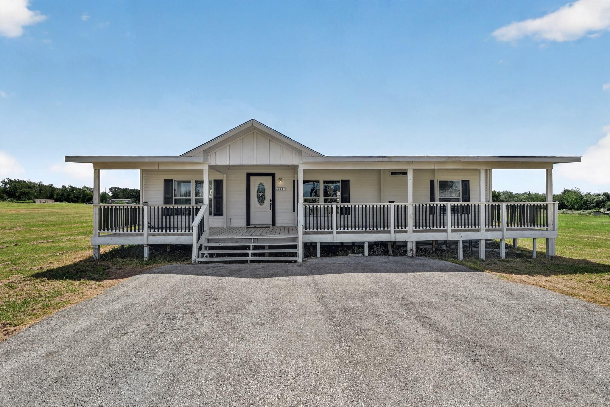 548 Casen St, Dale, TX 78616