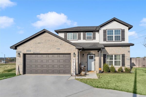 101 Cailin Ct, Burnet