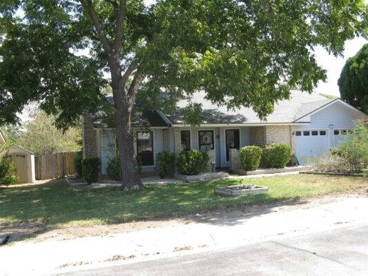 504 Greenway Dr, Pflugerville